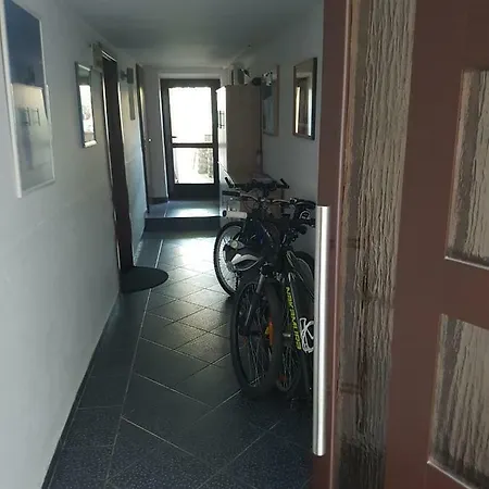 Apartma Tina *
