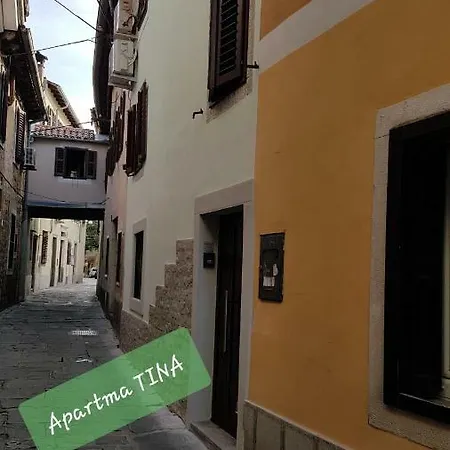 Apartma Tina *